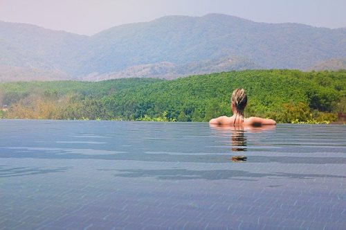 Schwimmbecken
